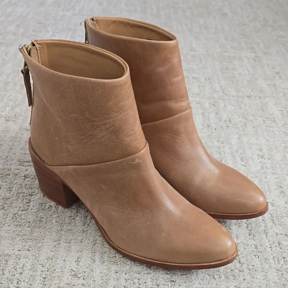Nisolo Tan Leather Ankle Boots